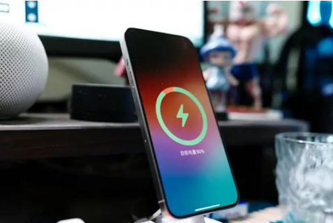枣强苹果15换屏服务分享用什么充电器给iPhone15充电更好 